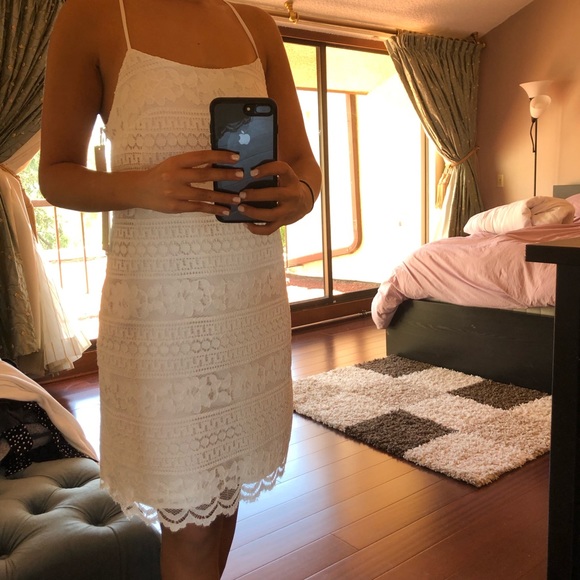 White lace dress - Picture 5 of 8